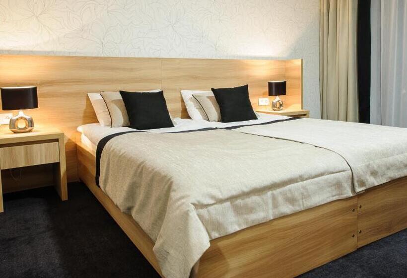 اتاق لوکس با بالکن, Teodorka Med & Spa