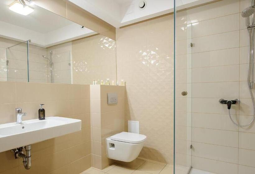 اتاق لوکس با بالکن, Teodorka Med & Spa