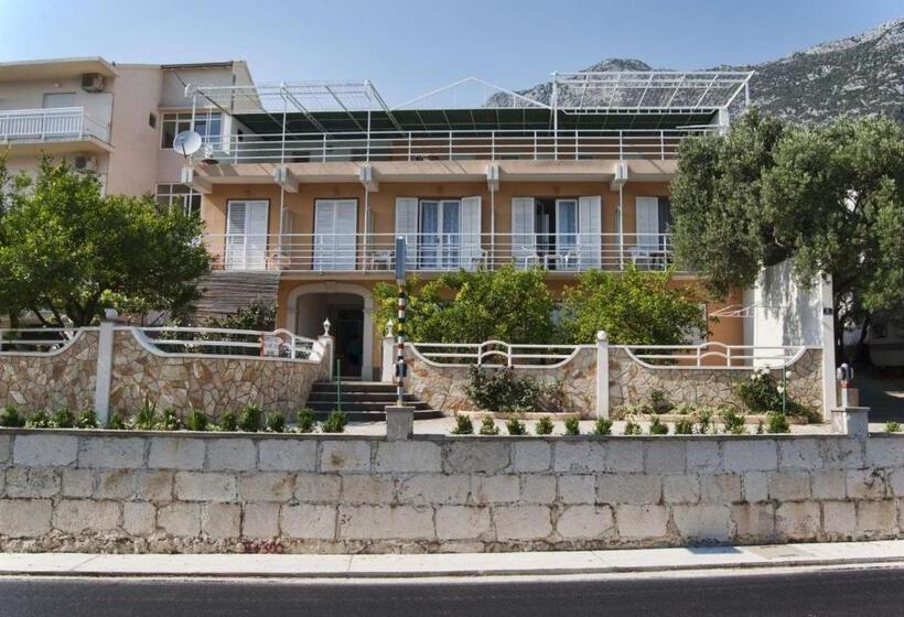 إستوديو قياسى, Apartments Popovac 736