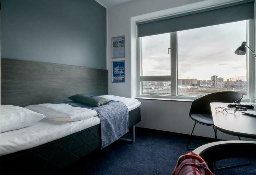 استودیوی استاندارد, Cabinn Apartments