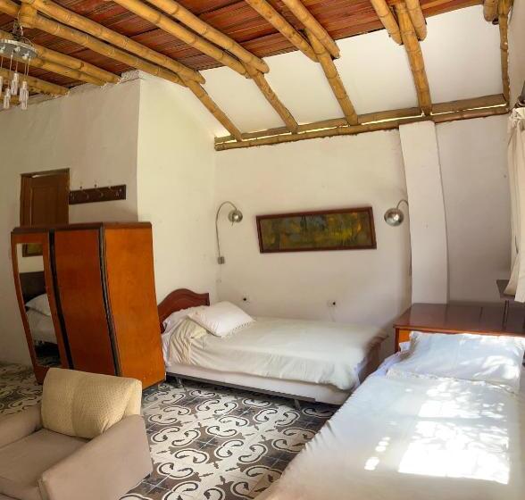 חדר משפחתי דלוקס, Casa Carmelita Hotel Boutique Pitalito