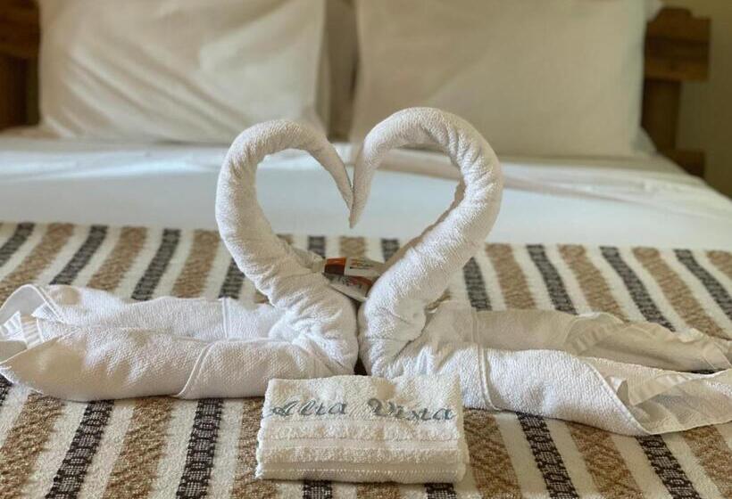 اتاق استاندارد سه نفره, Alta Vista