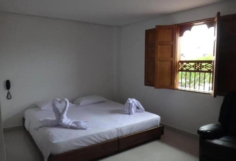 Perhehuone, Bahia Guatape