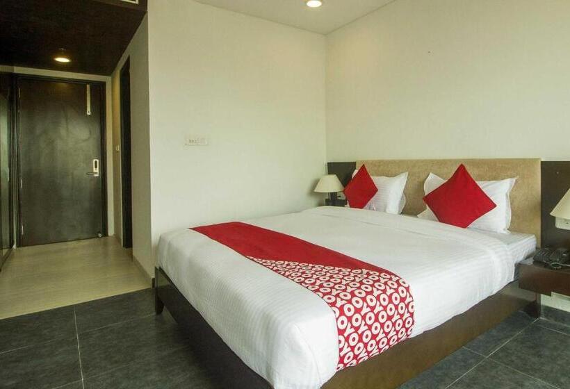 غرفة كلاسيكية ثلاثية, Collection O Govinda Sai