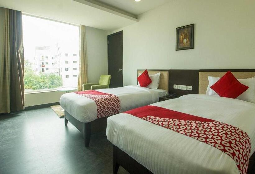 غرفة كلاسيكية ثلاثية, Collection O Govinda Sai