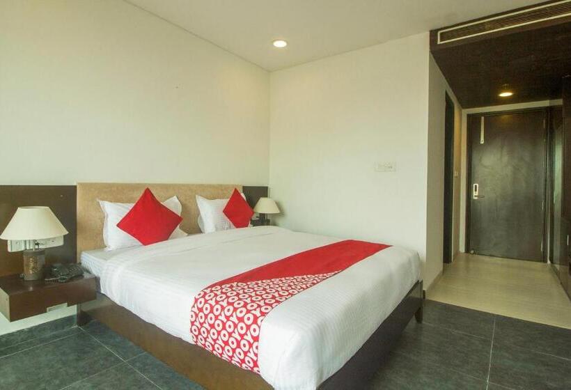 غرفة كلاسيكية ثلاثية, Collection O Govinda Sai