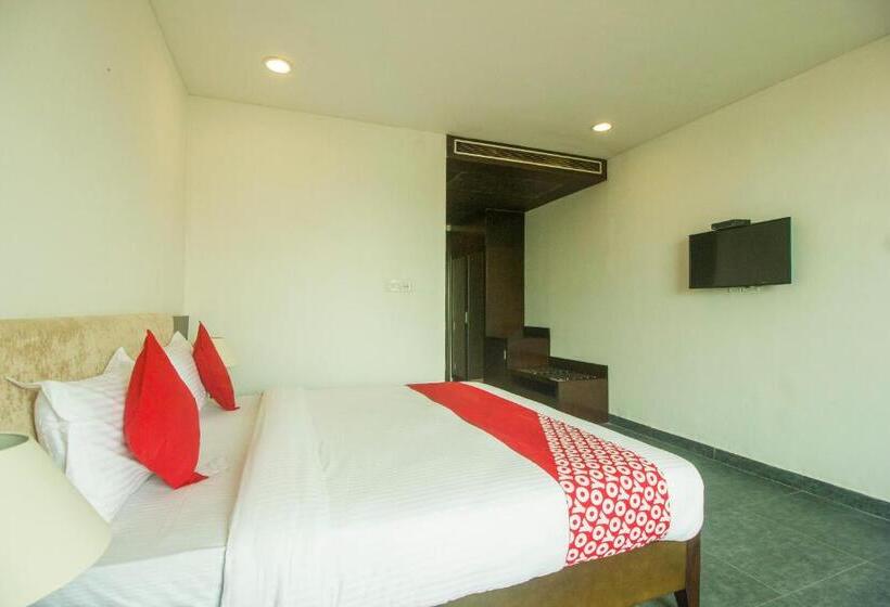 غرفة كلاسيكية ثلاثية, Collection O Govinda Sai