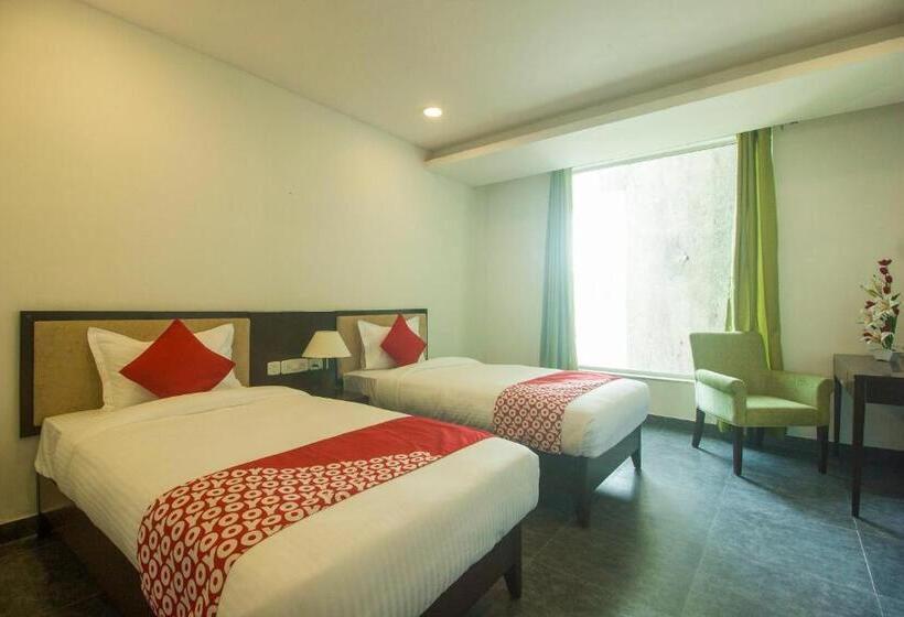 غرفة كلاسيكية ثلاثية, Collection O Govinda Sai