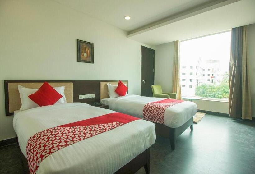 غرفة كلاسيكية ثلاثية, Collection O Govinda Sai