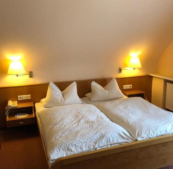 Номер Стандарт с Балконом, Restaurant Gasthof Zum Schützen