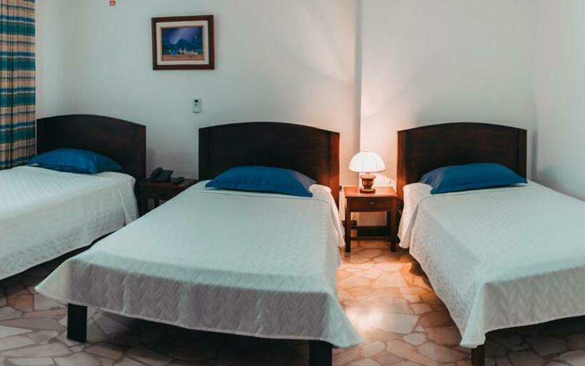 غرفة قياسية ثلاثية, Arazá   Lago Agrio