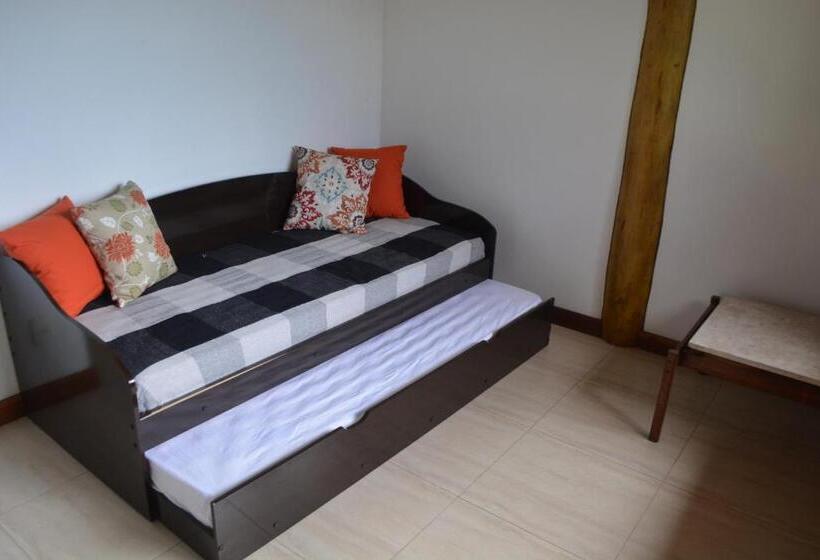 מיטת קינג בסוויטה, Gidu Ilhabela