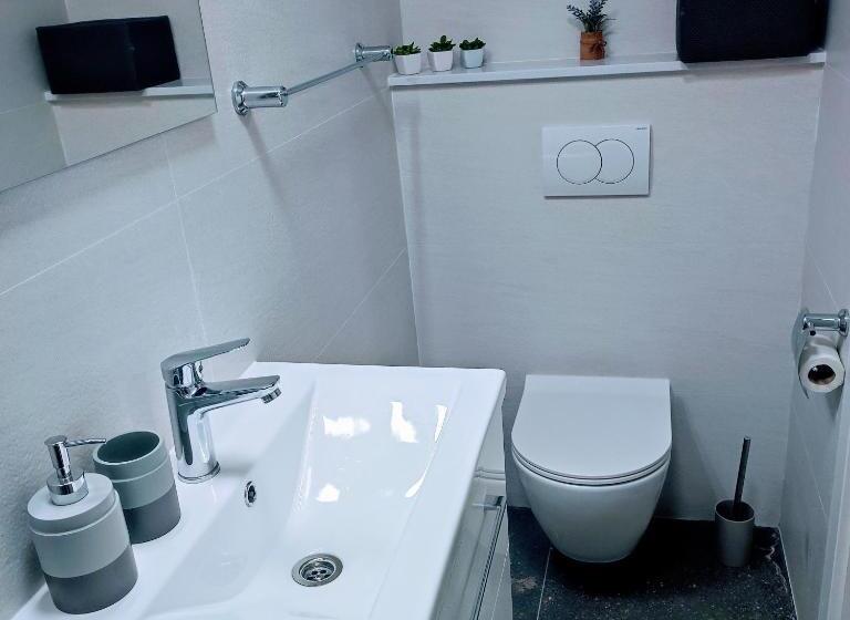 اتاق استاندارد, Katarina Old Town