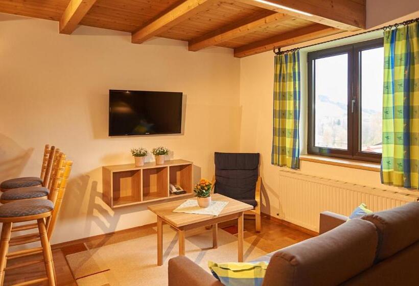 스탠다드 스튜디오, Apartment Panorama