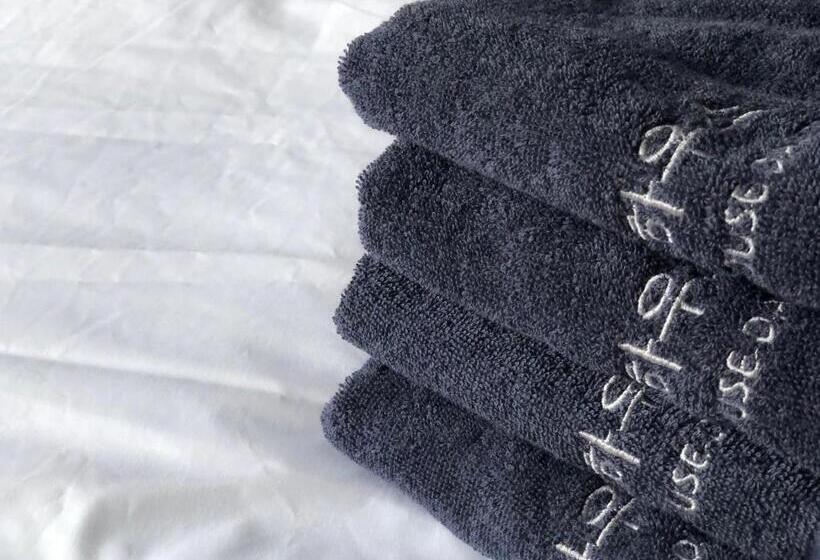 اتاق استاندارد, Dante House