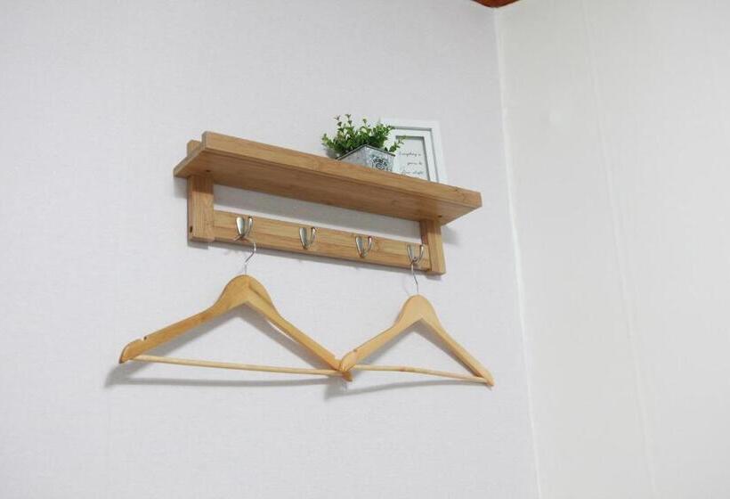 اتاق استاندارد, Dante House