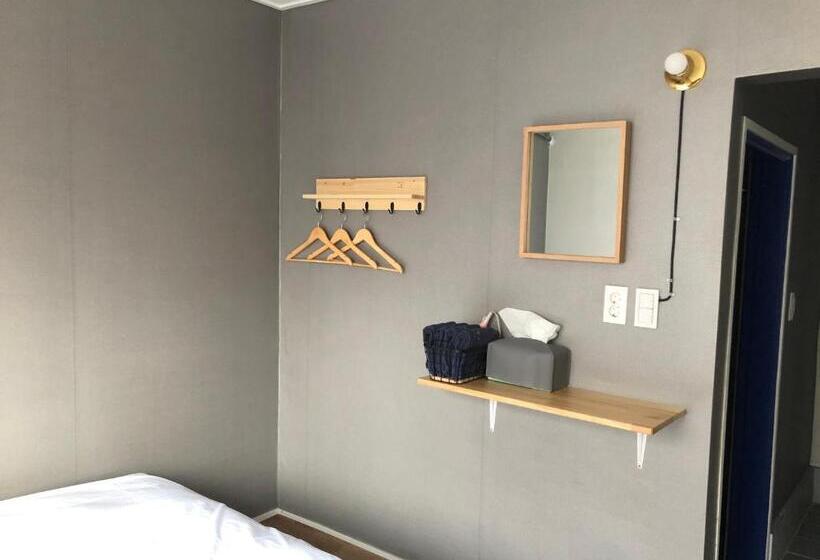 اتاق استاندارد, Dante House