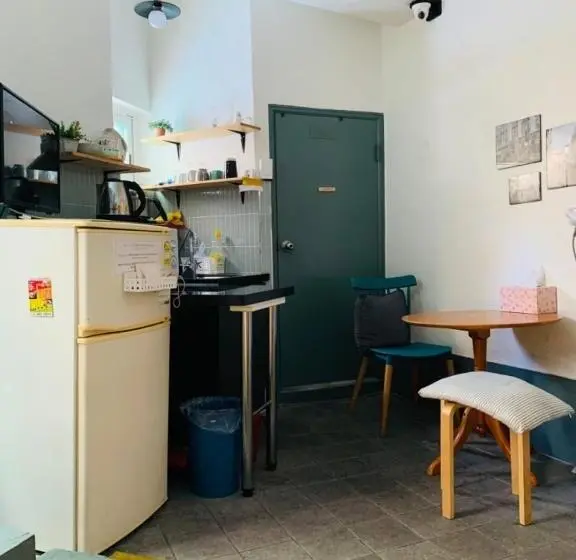 Economy Quadruple Room, Dante House