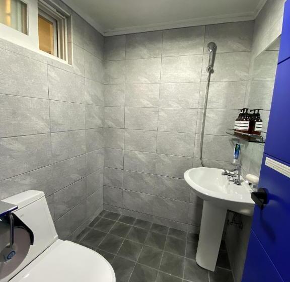 اتاق خانوادگی, Dante House