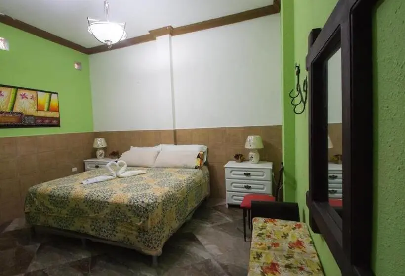 اتاق ساده سه‌ نفره, Hostal Casa De Grethel