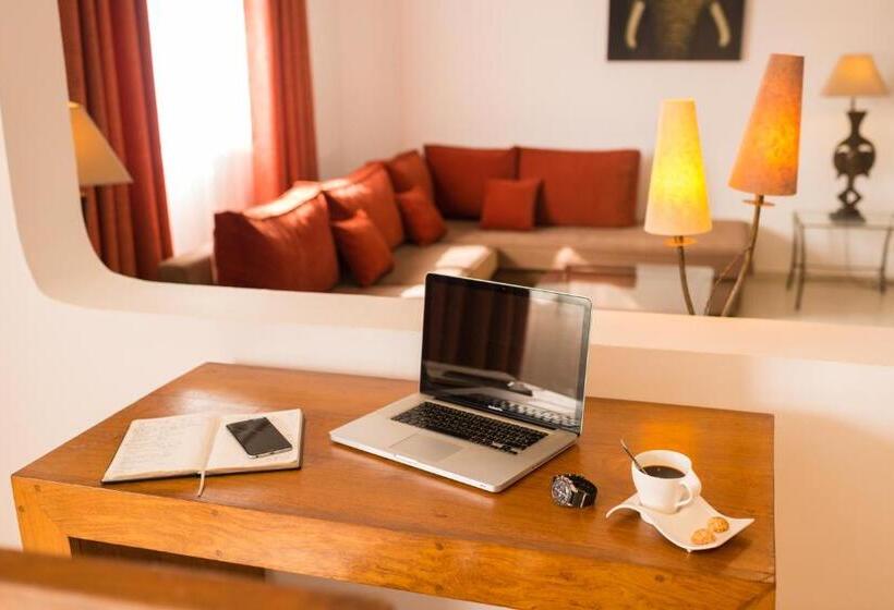 سوییت لوکس, La Résidence