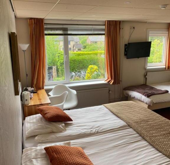 חדר סטנדרט לשלושה, Le Provencal