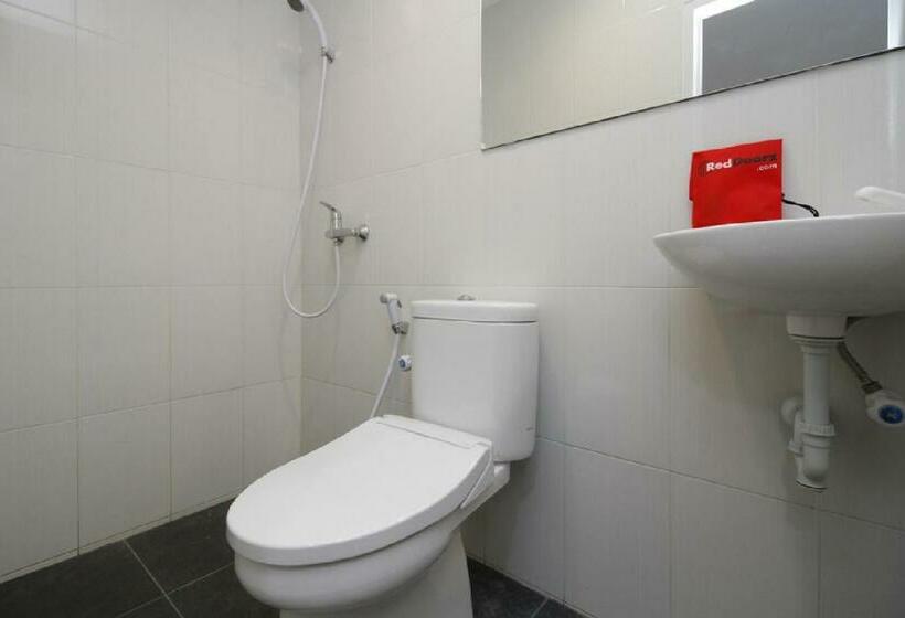 Номер Стандарт, Reddoorz Plus Near Plaza Indonesia