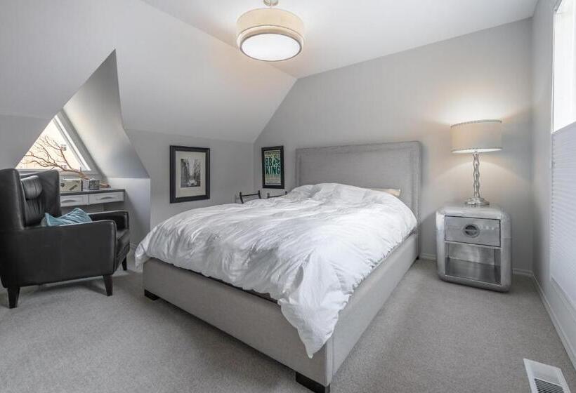 침실 3개 아파트, Kelowna Discovery