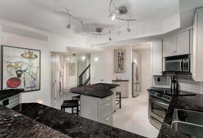 침실 3개 아파트, Kelowna Discovery