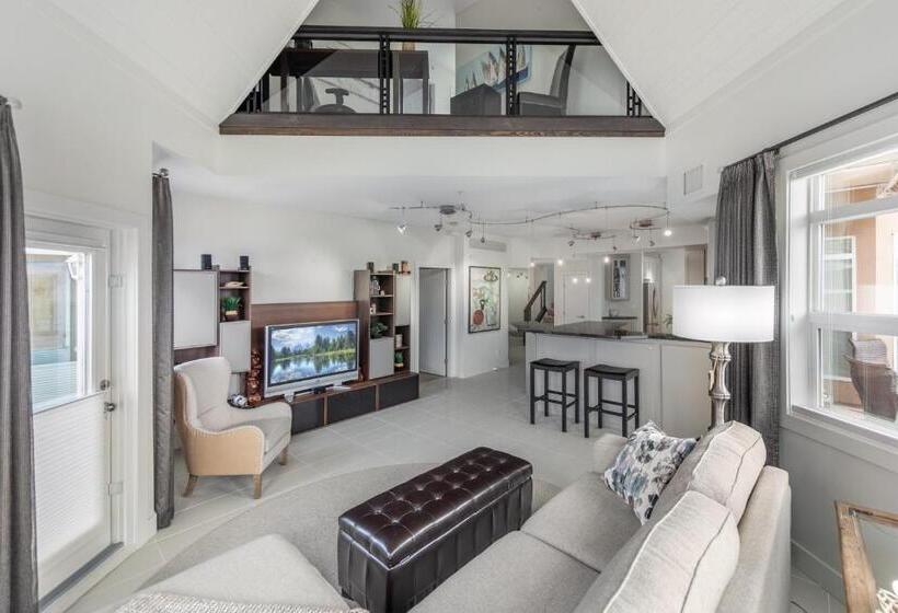 침실 3개 아파트, Kelowna Discovery