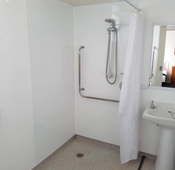 آپارتمان 2 خوابه, 554 Moana Court Motel