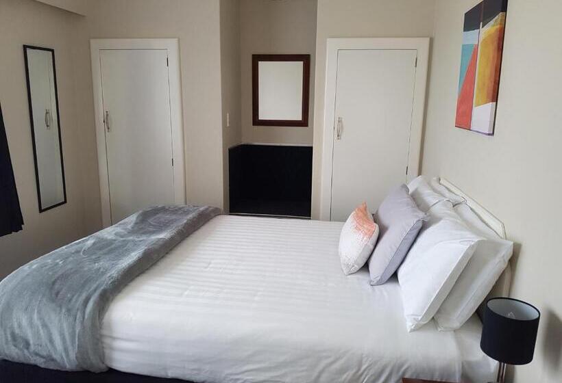 آپارتمان 3 خوابه, 554 Moana Court Motel