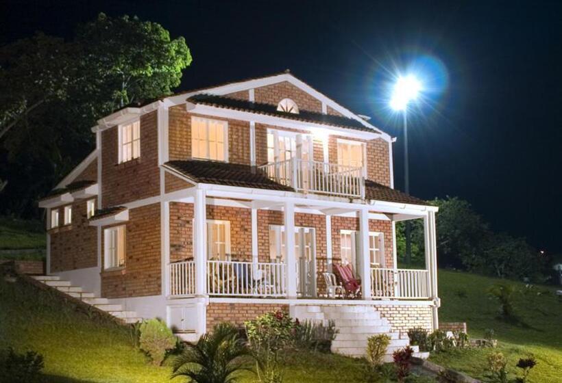 חדר קלאסי לשלושה, San Agustin Internacional