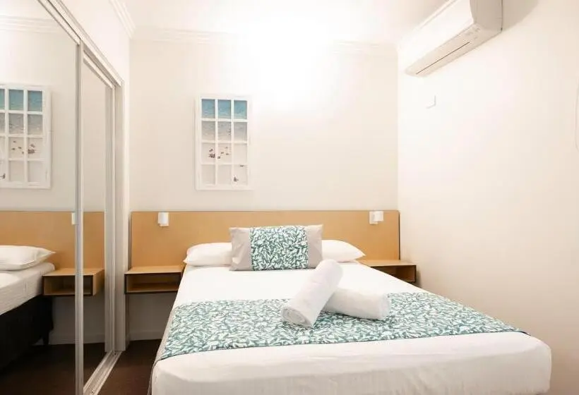 スイート, Coral Sea Vista Apartments