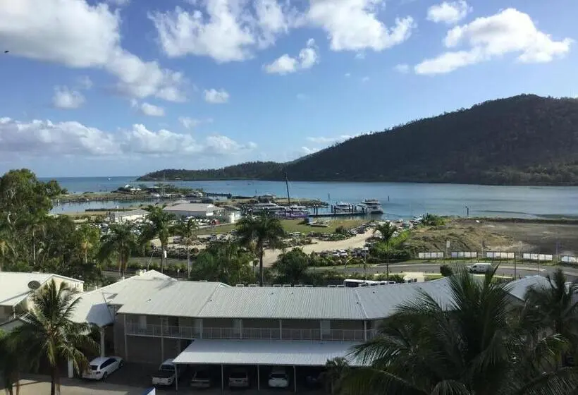スイート, Coral Sea Vista Apartments