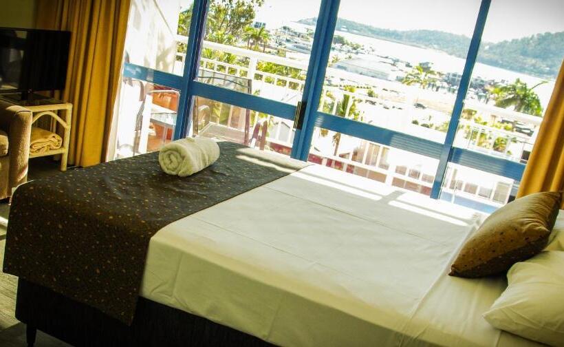 高级工作室, Coral Sea Vista Apartments