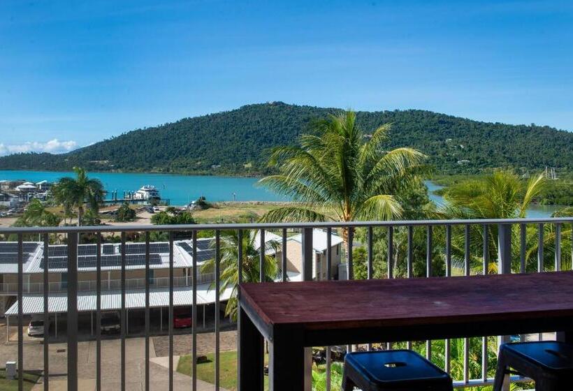 高级工作室, Coral Sea Vista Apartments