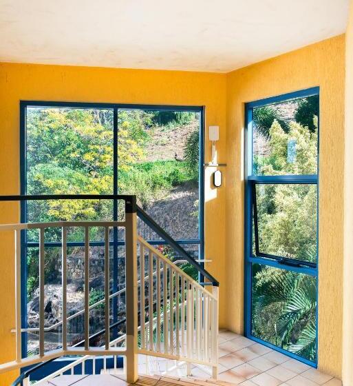 高级工作室, Coral Sea Vista Apartments