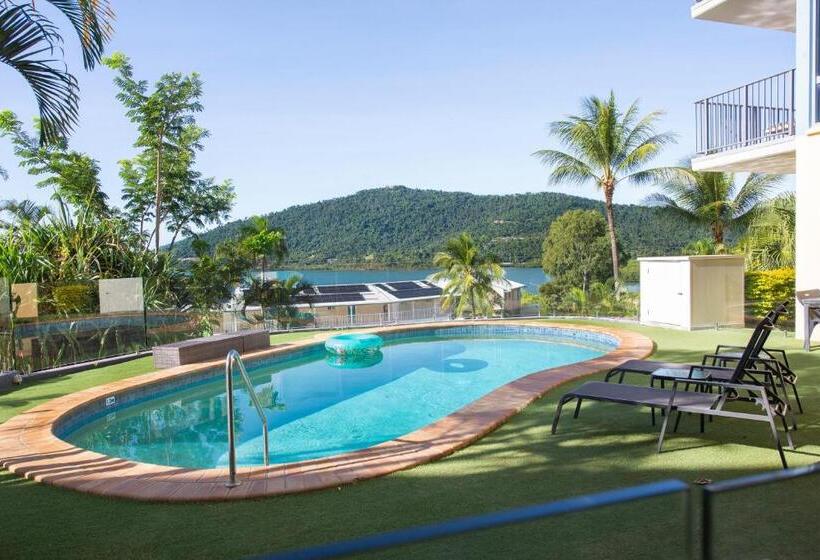 高级工作室, Coral Sea Vista Apartments