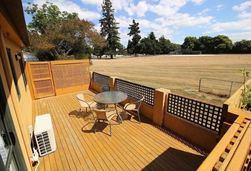 آپارتمان 2 خوابه, South Park Motel