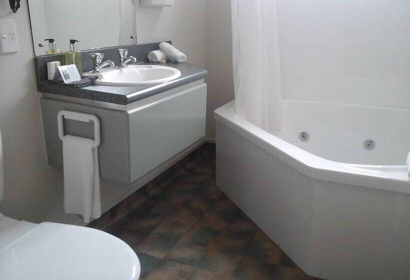 آپارتمان 2 خوابه, South Park Motel