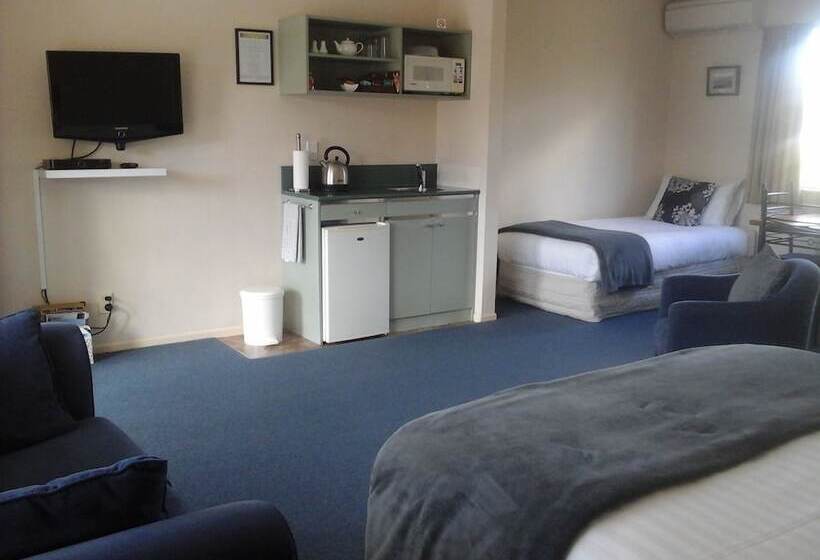 استودیوی استاندارد, South Park Motel