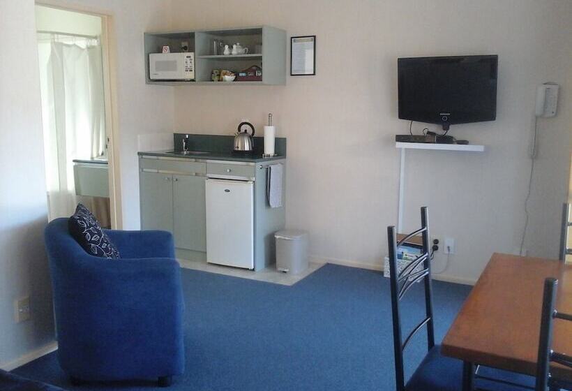 سوییت لوکس, South Park Motel