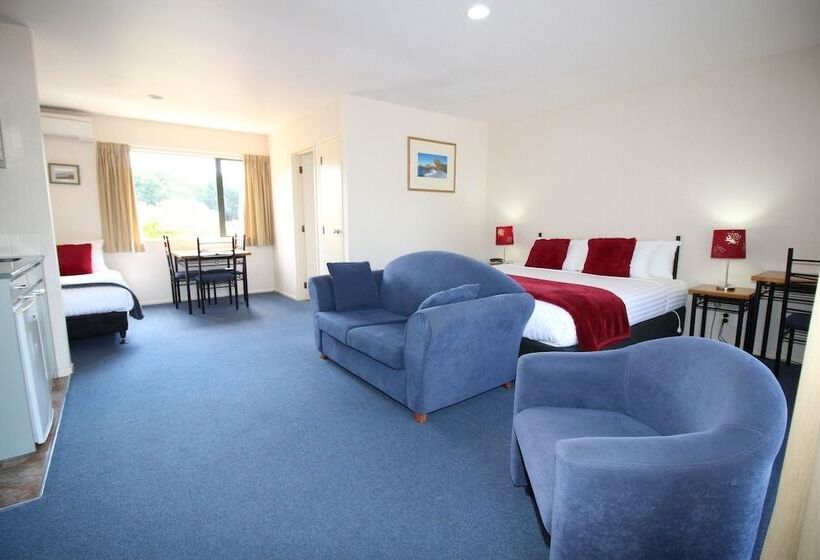 استودیوی لوکس, South Park Motel