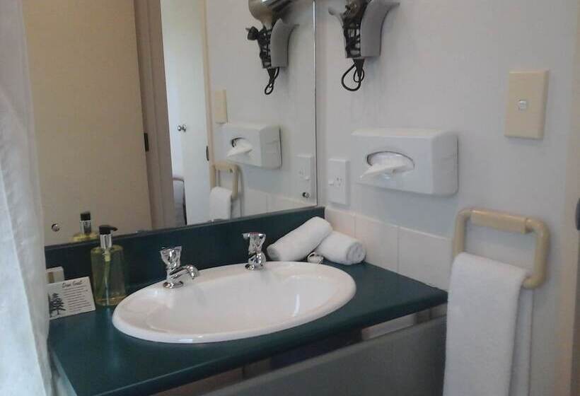 استودیوی لوکس, South Park Motel