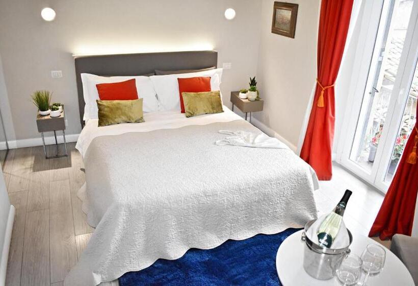 סוויטת ג'וניור עם מרפסת, The Roman Empire Guesthouse