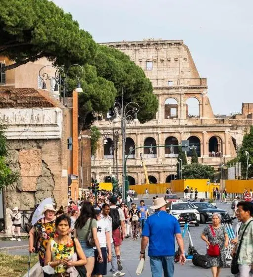 سوییت جونیور با بالکن, The Roman Empire Guesthouse