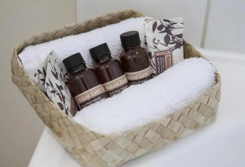 استودیوی سوپریور, Westport Spa Motel
