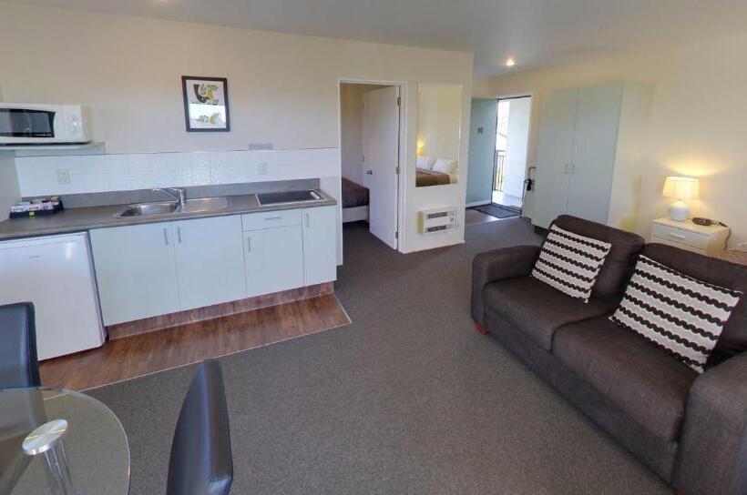 דירת חדר, Westport Spa Motel