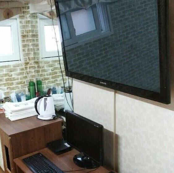 Номер Стандарт, Gumi A Motel